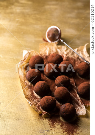 truffles and sieve truffles and sieve 62110214