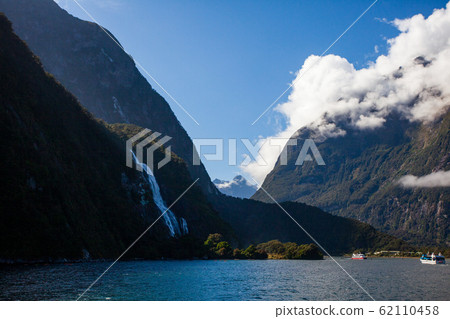 Milford Sound 62110458