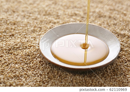 Sesame oil Sesame oil 62110969