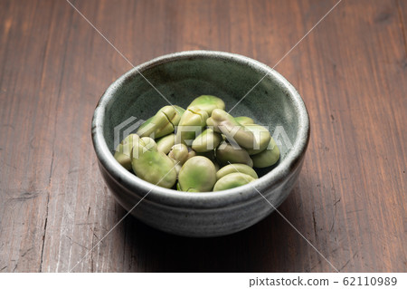 鹽煮沸的牛奶豆 62110989