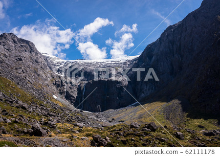 Gertrude Valley Lookout 62111178