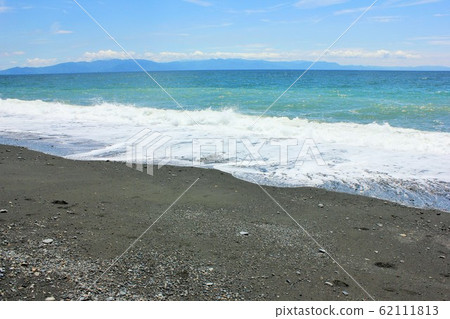 Ocean · · · ~ ~ ~ · Ocean · · · · · · · 62111813