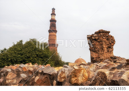qutub minar in new delhi 62113335