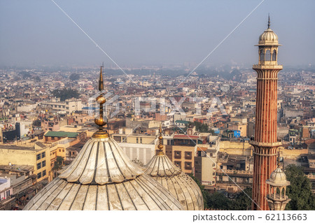 view of jama masjid and new delhi 62113663