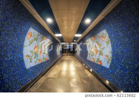 chawri bazar metro station 62113682