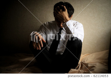 悲傷的人 悲傷的人 62114053