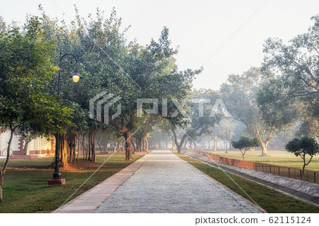 red fort park 62115124