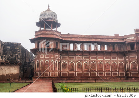 agra fort jahangiri mahal 62115309