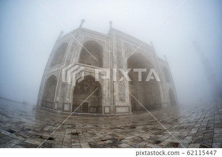 taj mahal covered in fog taj mahal covered in fog 62115447