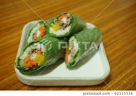 Vietnam spring roll 62115516