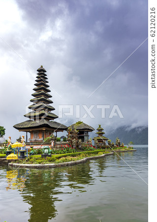 Pura Ulun Danu Bratan temple in Bratan lake, is Pura Ulun Danu Bratan temple in Bratan lake, is 62120216