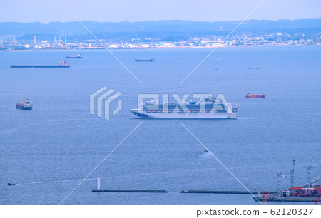 Yokohama cityscape in Japan: Quarantine work of a cruise ship carrying a new coronavirus-infected person continues off the coast of Yokohama Port on April 4 62120327