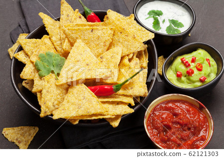 Mexican nachos chips 62121303