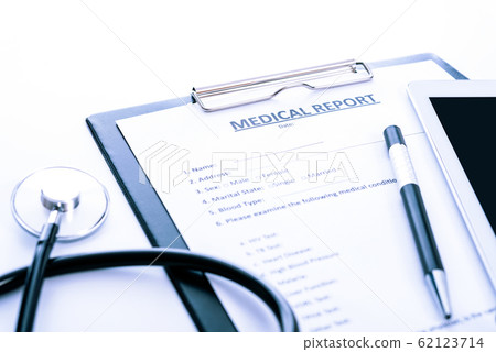 Paper and electronic medical records Paper and electronic medical records 62123714