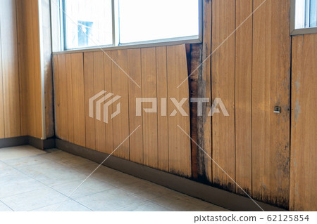 Rotten indoor wall in the rain Rotten indoor wall in the rain 62125854