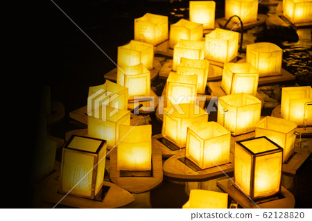 水燈籠，祈禱，水燈籠，慶典，玉蘭盂蘭盆節，泰國水燈籠，宗教節日，水燈籠 62128820