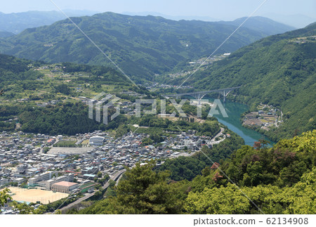 Ikeda-cho, Miyoshi City, Lake Ikeda on the Yoshino River and Ikeda on the Tokushima Expressway. Lake Ohashi, Ikeda High School, Ikeda General Gymnasium. 62134908
