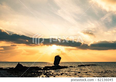 涼岩(夜景) 涼岩(夜景) 62136045