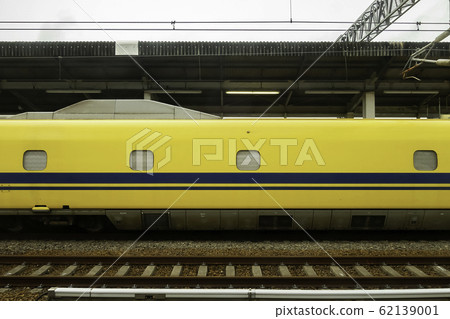 Doctor Yellow Shinkansen Shin-Onomichi Station Onomichi-shi, Hiroshima Doctor Yellow Shinkansen Shin-Onomichi Station Onomichi-shi, Hiroshima 62139001