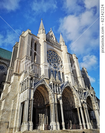 Chartres Cathedral (Cathédrale Notre-Dame de Chartres) Chartres Cathedral (Cathédrale Notre-Dame de Chartres) 62142124