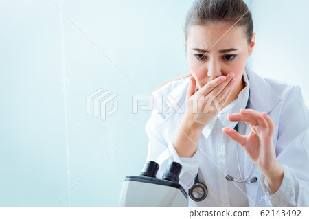 Scientists shock and fear with infected virus in laboratory microscope Scientists shock and fear with infected virus in laboratory microscope 62143492