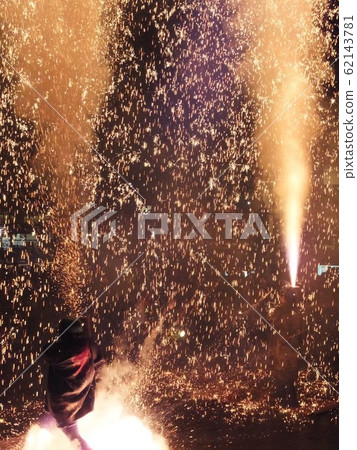 Hand fireworks - Stock Photo [62143781] - PIXTA