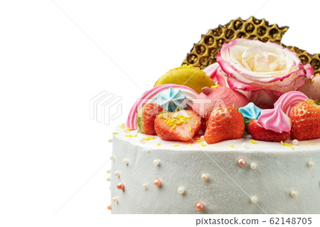 Cake of strawberries, chocolate, marshmallows, roses and sweet decorations close-up, Cake of strawberries, chocolate, marshmallows, roses and sweet decorations close-up, 62148705