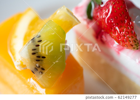 Orange cake and Yoghurt ribbon cheese cake Orange cake and Yoghurt ribbon cheese cake 62149277