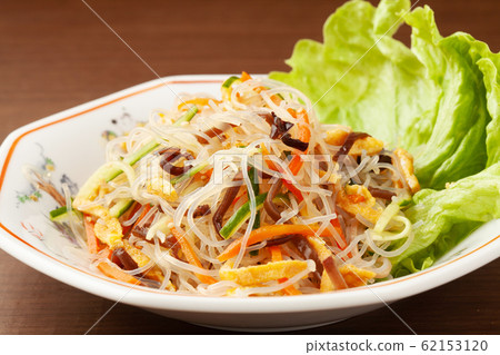 Vermicelli chinese salad 62153120