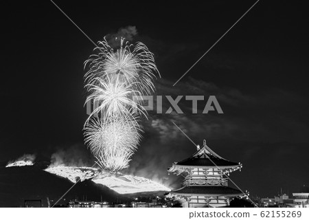 [棕褐色]若草山燒和從朱雀門看的煙火 62155269