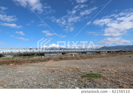 新幹線和富士山 新幹線和富士山 62156510