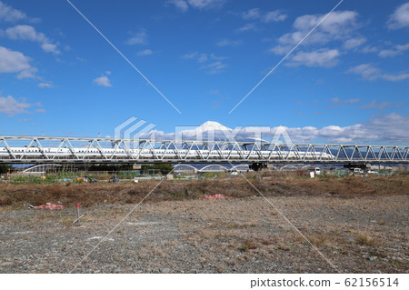 新幹線和富士山 新幹線和富士山 62156514