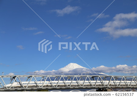 新幹線和富士山 新幹線和富士山 62156537