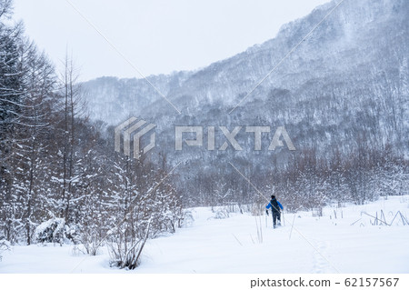 雪地徒步旅行 雪地徒步旅行 62157567