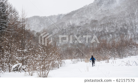 雪地徒步旅行 雪地徒步旅行 62157570