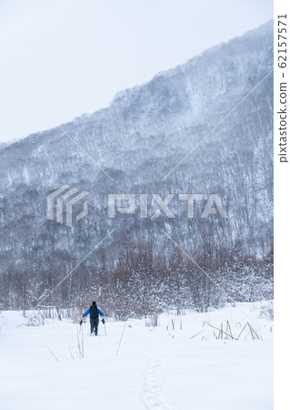 雪地徒步旅行 雪地徒步旅行 62157571