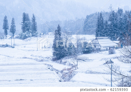 Rural landscape in winter 62159393