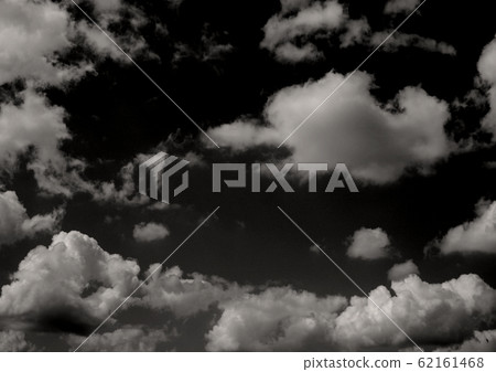 Night cloudy sky 62161468