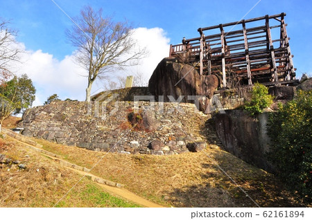 The castle tower observatory at the site of Naegi Castle in Nakatsugawa City, Gifu Prefecture 62161894