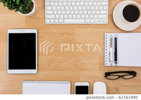 Business desk with a keyboard, mouse and pen Business desk with a keyboard, mouse and pen 62161990