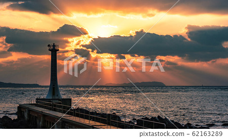 Sezenzaki Lighthouse (Evening view) 62163289