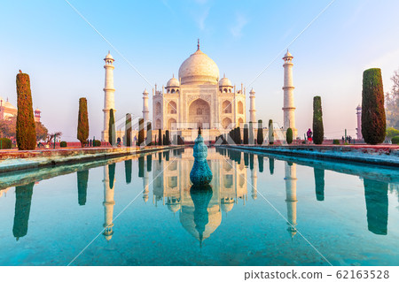 Taj Mahal mausoleum at sunset, Agra, India 62163528