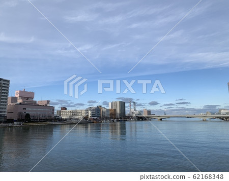 新潟市中心冬季市中心的萬代橋 新潟市中心冬季市中心的萬代橋 62168348
