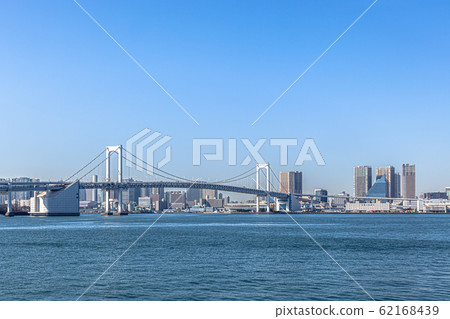 從公園周圍看到的彩虹橋和東京城市景觀 62168439