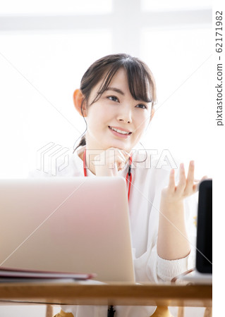 Business scene @ young female office worker 62171982