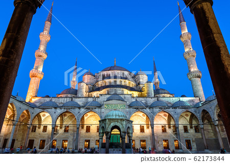 Blue Mosque or Sultanahmet Camii at night, 62173844