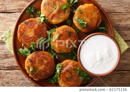 Tasty Aloo Tikki is a popular Indian street food Tasty Aloo Tikki is a popular Indian street food 62175156
