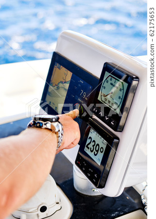 Hand pointing on navigation devices Hand pointing on navigation devices 62175653