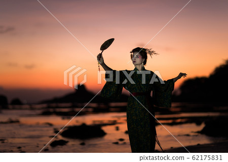 European woman in Geisha kimono European woman in Geisha kimono 62175831
