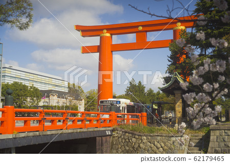 平安神宮鳥居 62179465